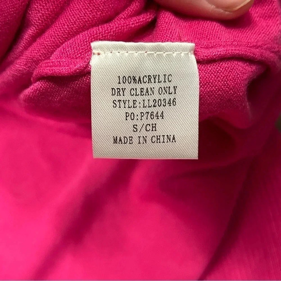 NWT Main Strip Hi Lo Sweater Women’s Small‎ Fushia Style LL20346 Side Slits - Picture 9 of 9